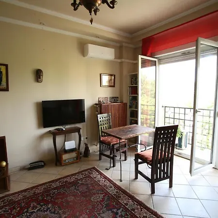 Panoramic Hideaway In Buda